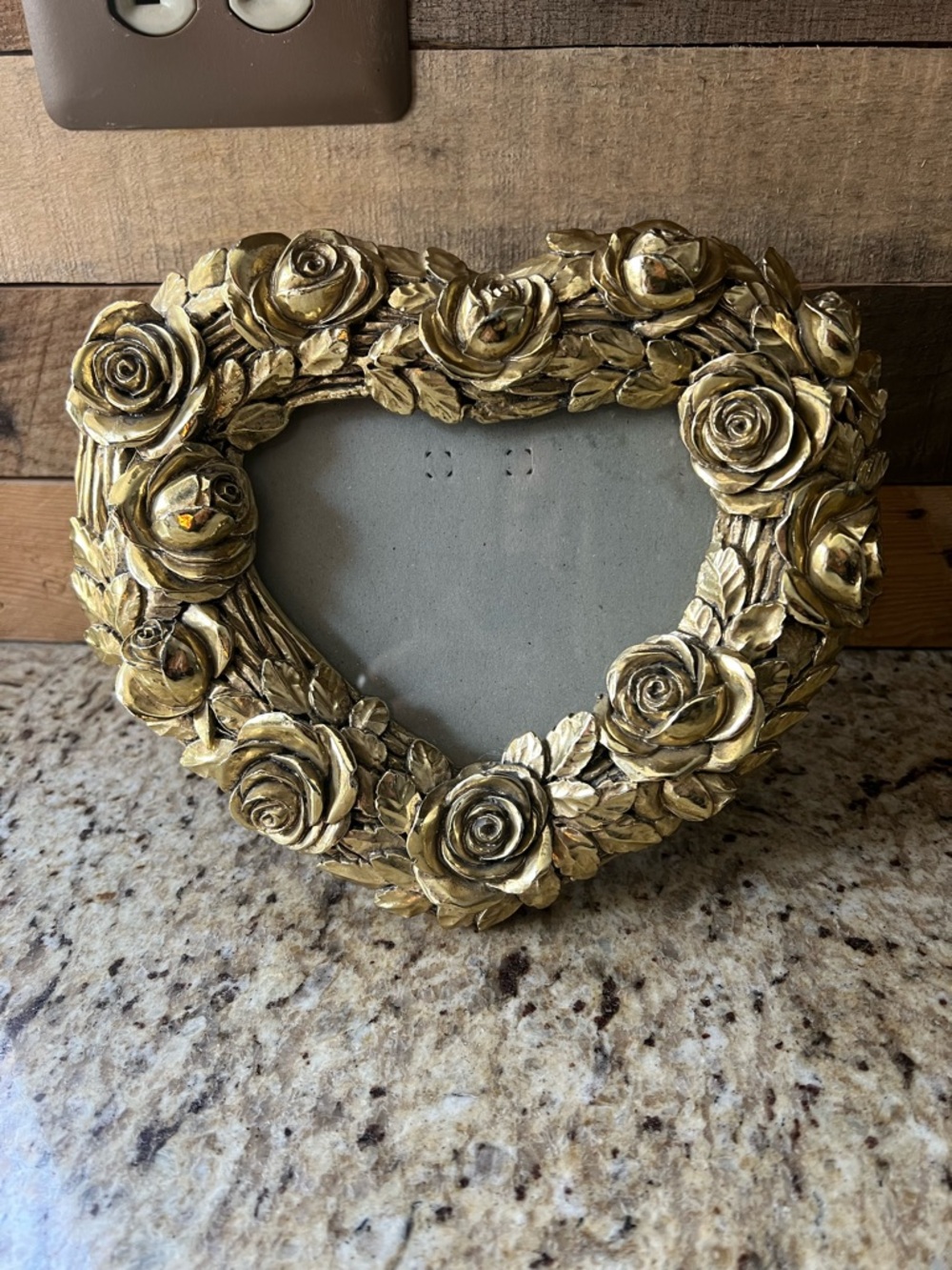 Gorgeous Gold Heart-Shaped 3D Floral Wreath Picture Frame